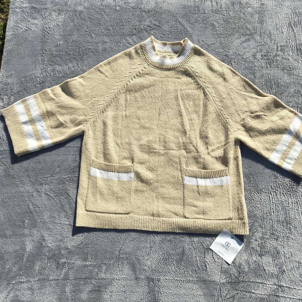 Cicy bell Work well/ medium NWT knit  Beige/ Half Sleeve